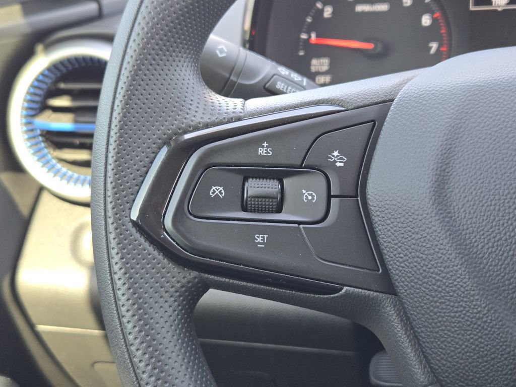 Used 2025 Chevrolet Trax LS w/ LS Convenience Package image 24