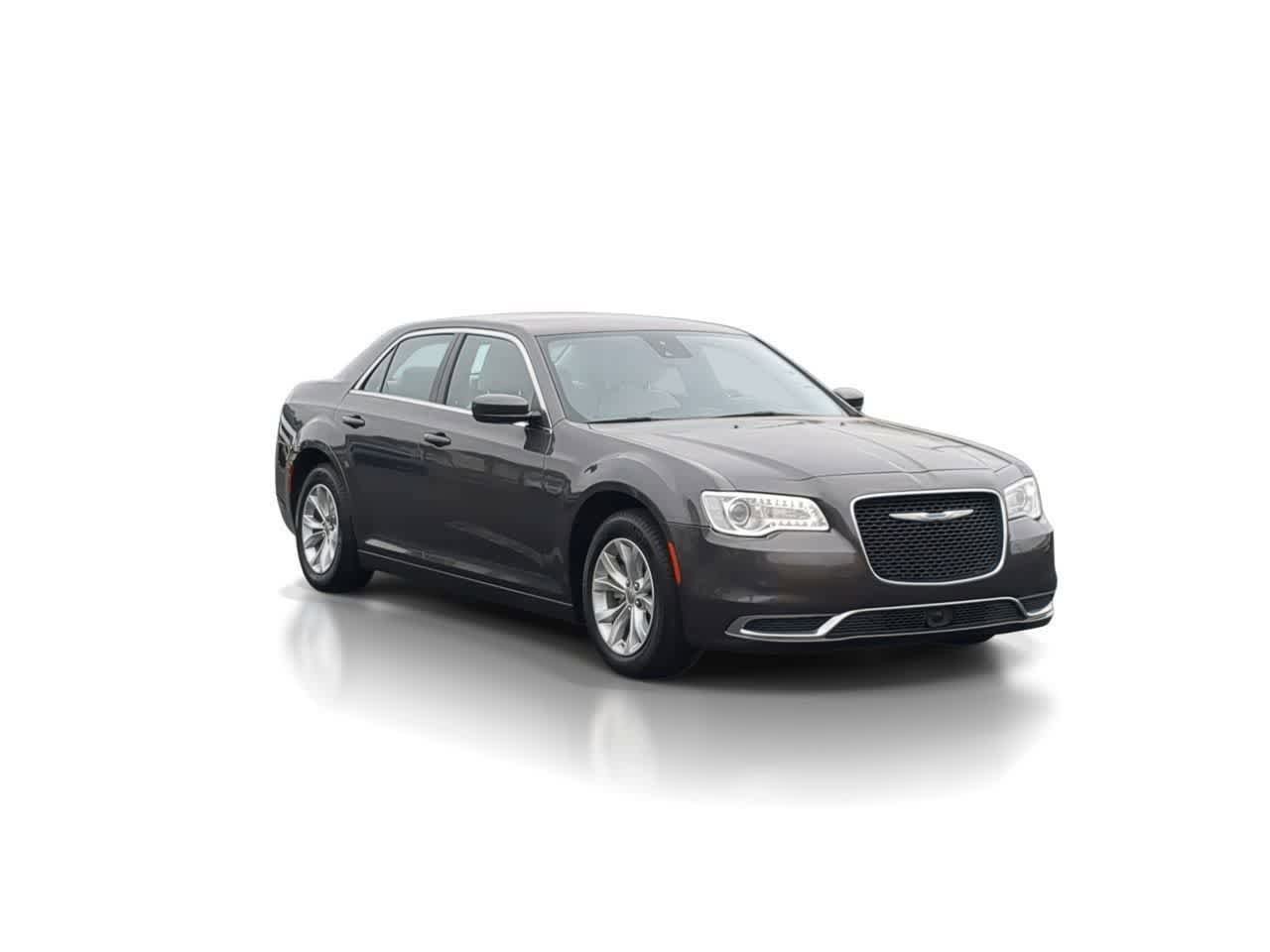 Used 2023 Chrysler 300 Touring w/ Safetytec Plus Group RWD image 2
