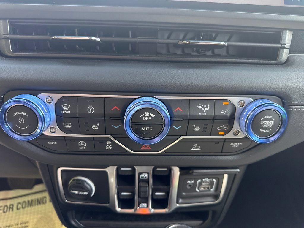 Used 2025 Jeep Gladiator Sport AWD/4WD image 26