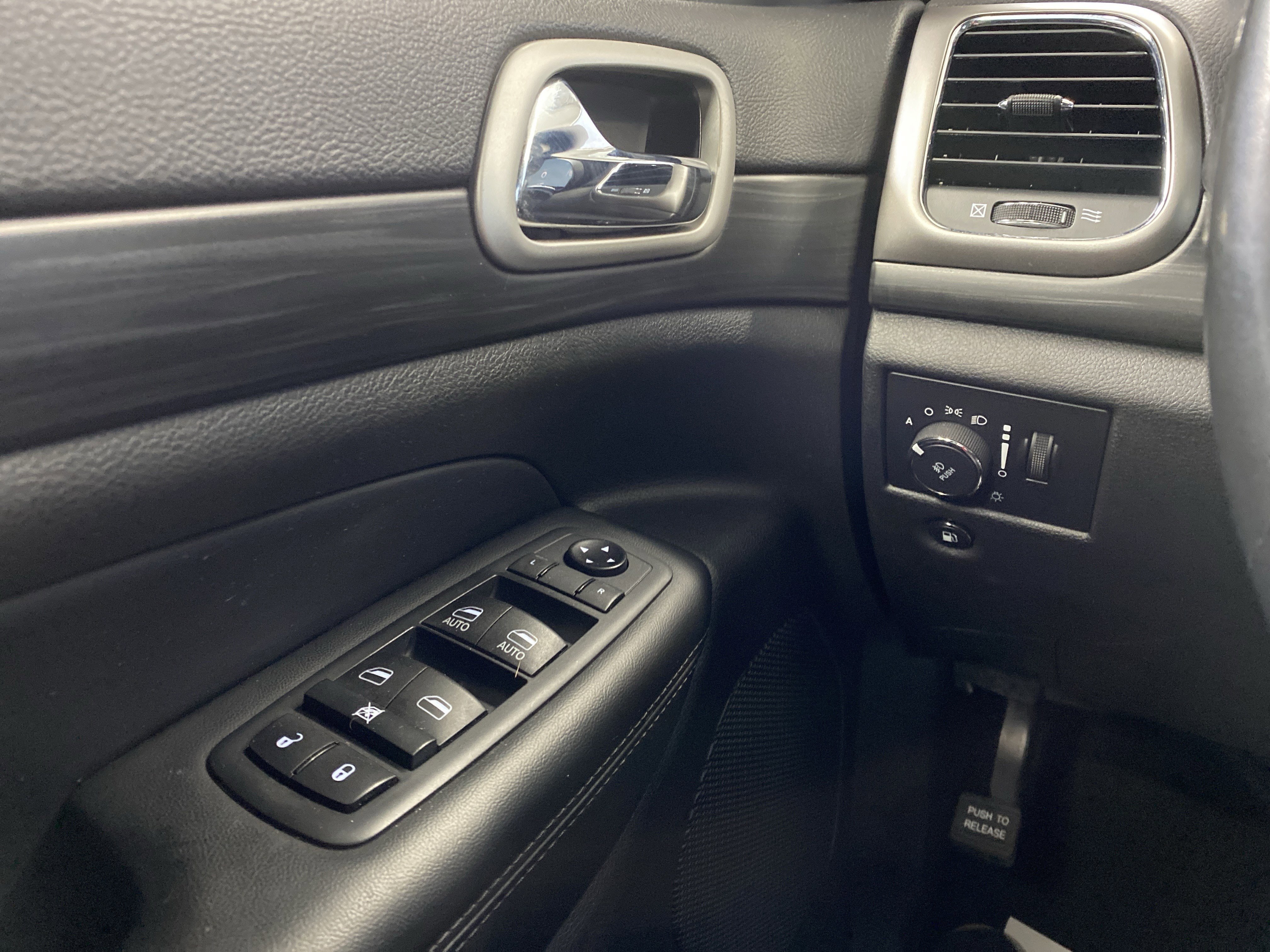 Certified 2020 Jeep Grand Cherokee Altitude image 25