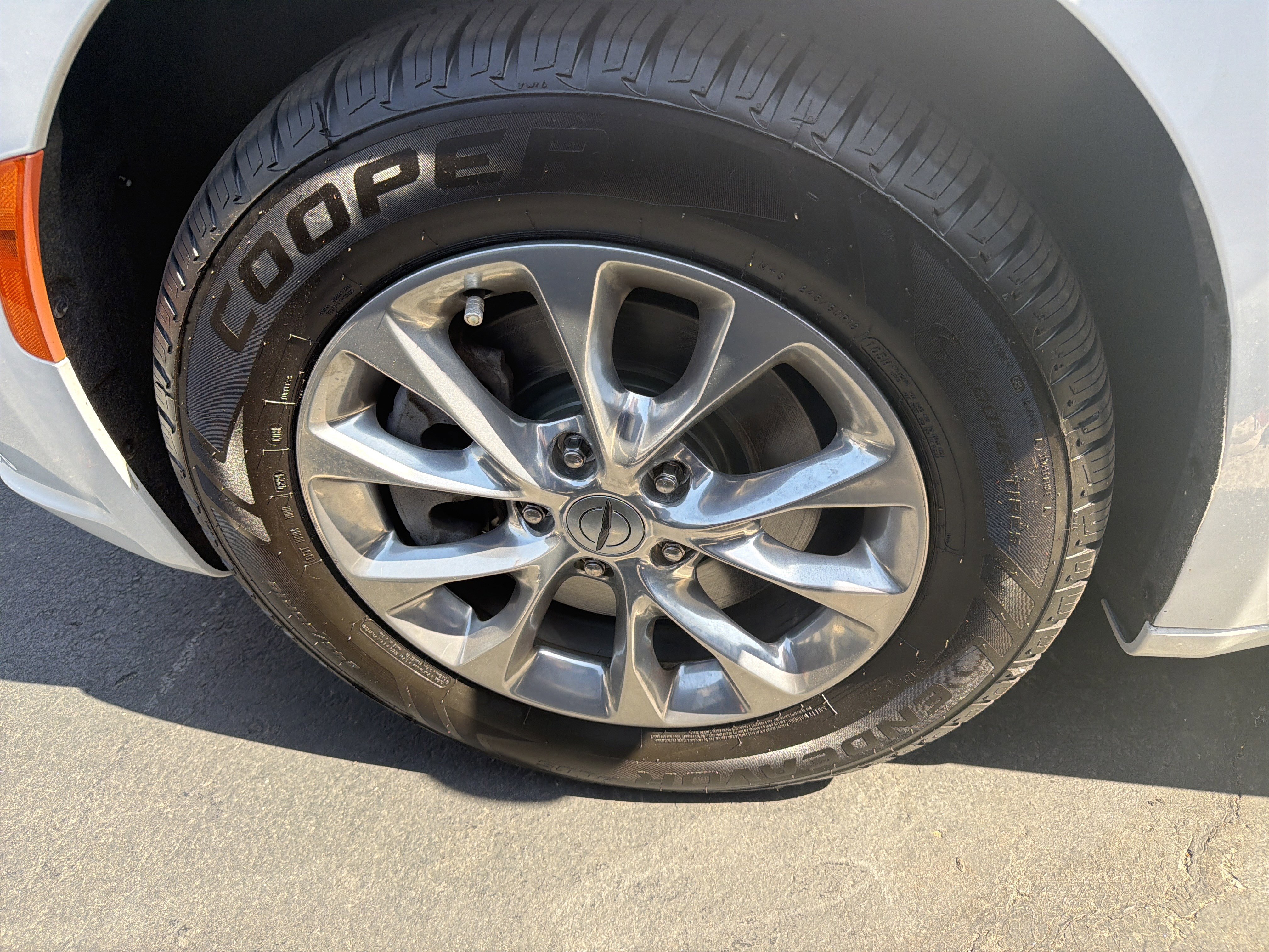 Used 2023 Chrysler Pacifica Touring-L image 32