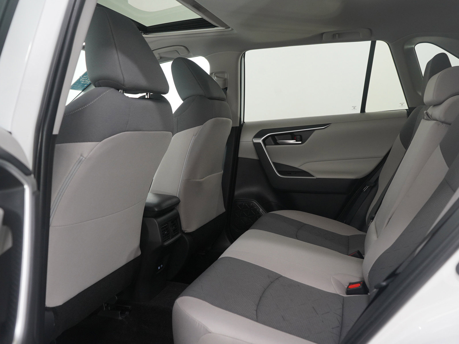 Used 2025 Toyota RAV4 XLE w/ Convenience Package AWD/4WD image 19