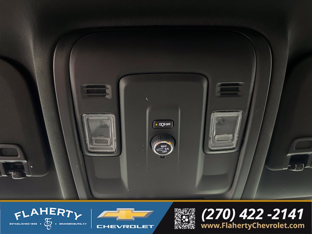 Used 2025 Chevrolet Tahoe Z71 AWD/4WD image 31