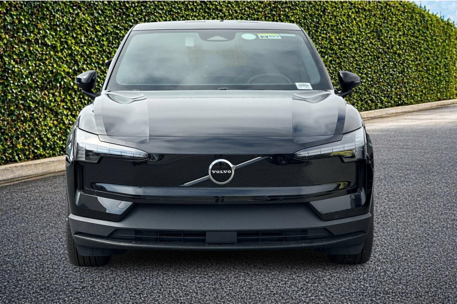 New 2025 Volvo EX30 Plus w/ Protection Package Premier AWD/4WD image 9