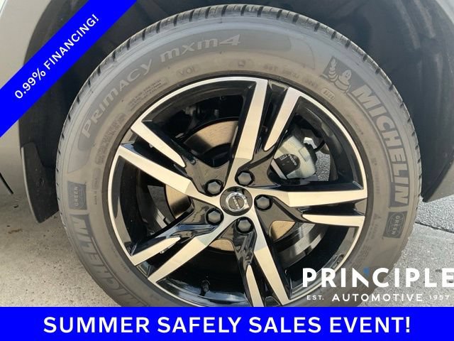 New 2026 Volvo XC40 B4 Core w/ Climate Package FWD image 25
