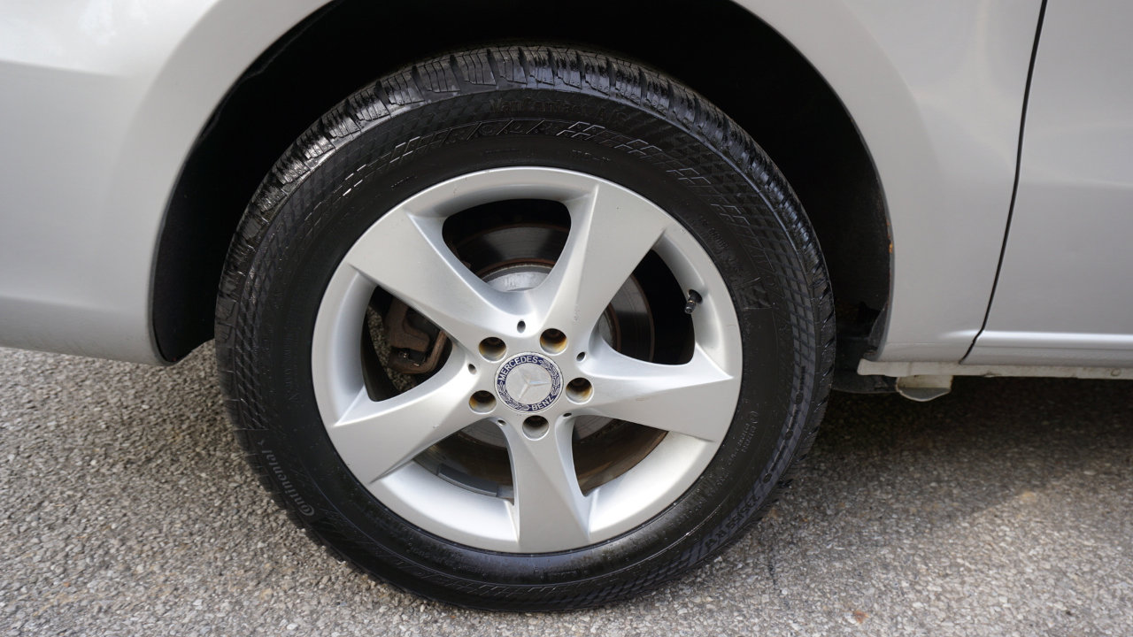 Used 2016 Mercedes-Benz Metris Passenger image 11