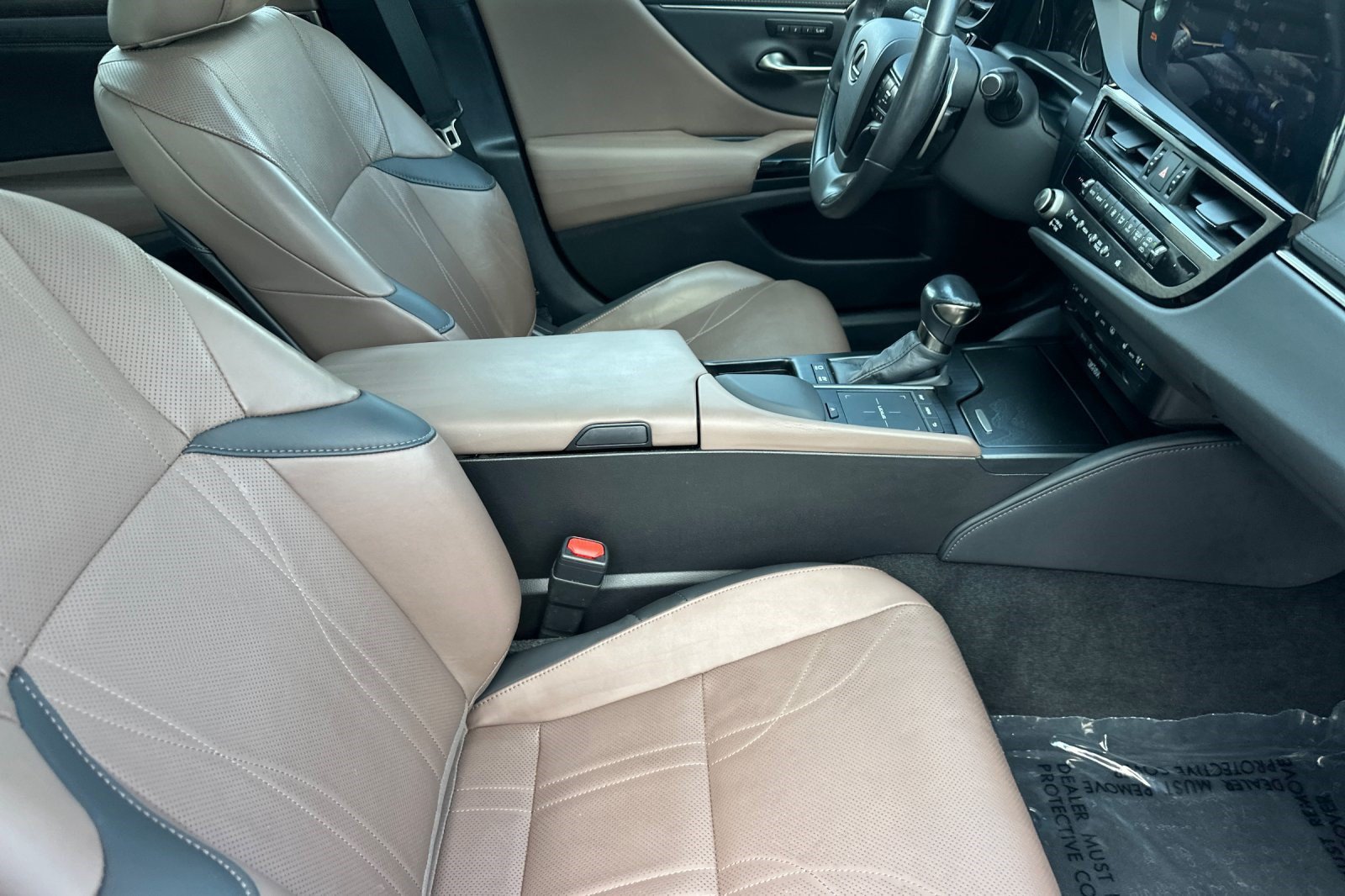 Used 2022 Lexus ES 300h w/ Accessory Package FWD image 26