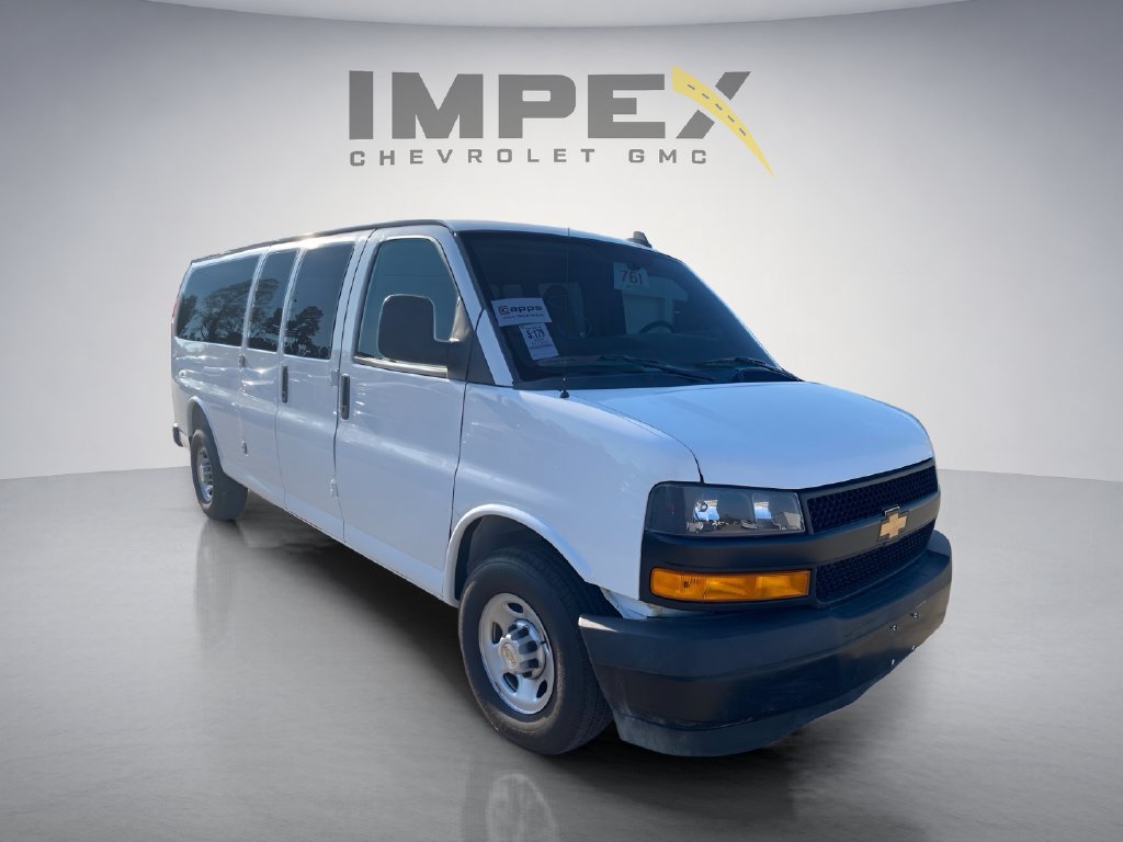 Used 2025 Chevrolet Express 3500 LS RWD image 7