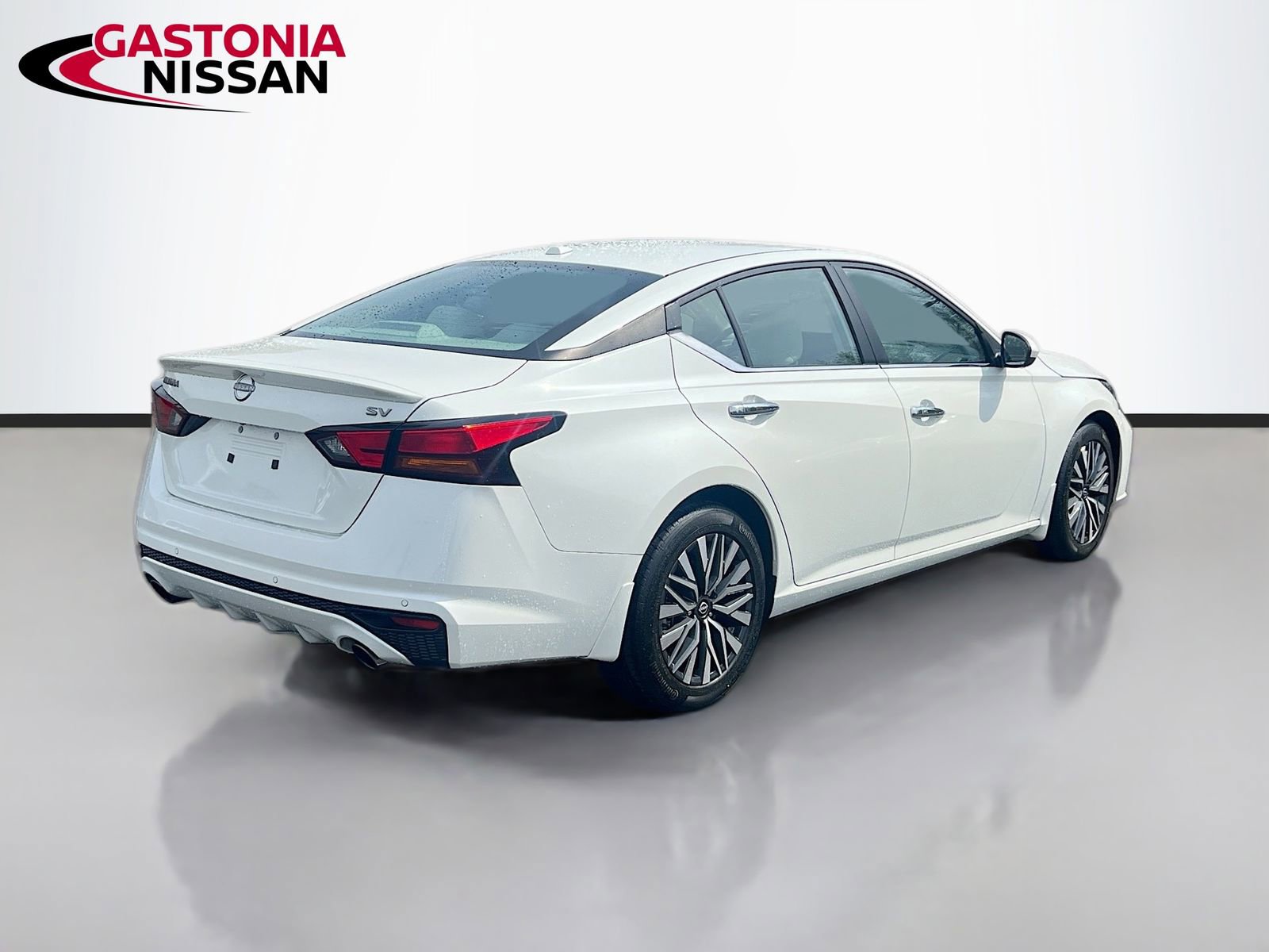 Used 2023 Nissan Altima 2.5 SV w/ SV Premium Package image 9