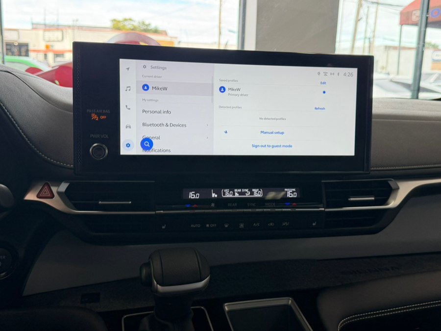 Used 2025 Toyota Sienna XSE FWD image 88