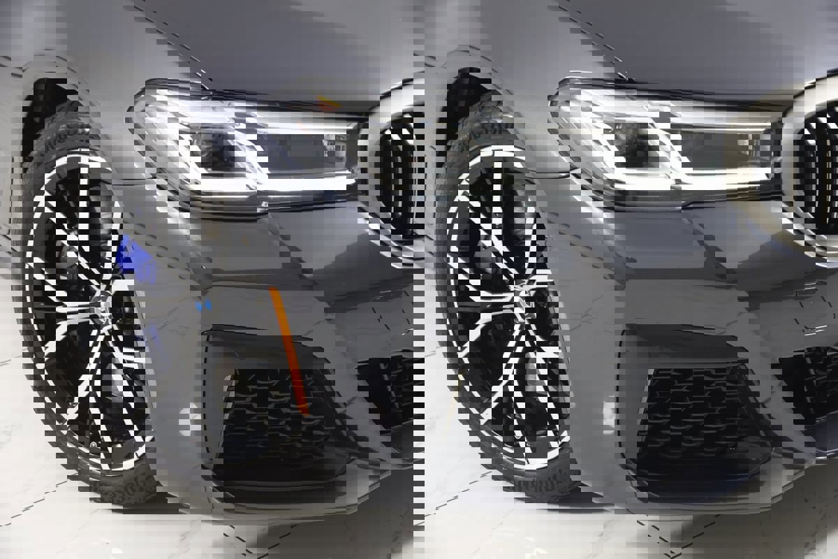 Used 2023 BMW M550i xDrive image 20