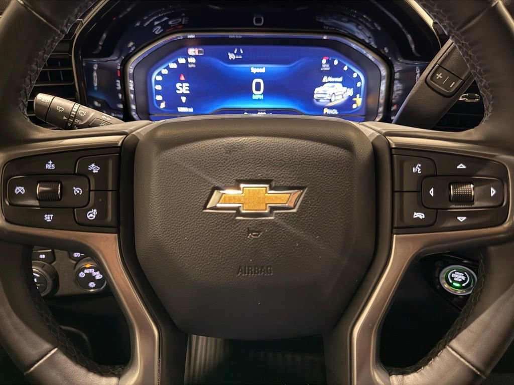 Used 2025 Chevrolet Silverado 1500 LT AWD/4WD image 18