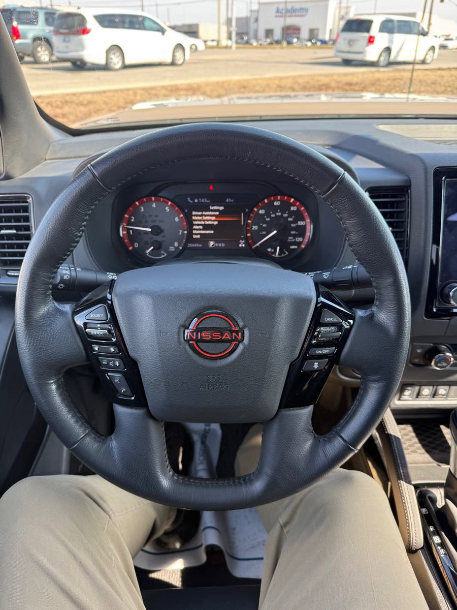 Used 2022 Nissan Frontier PRO-4X image 13