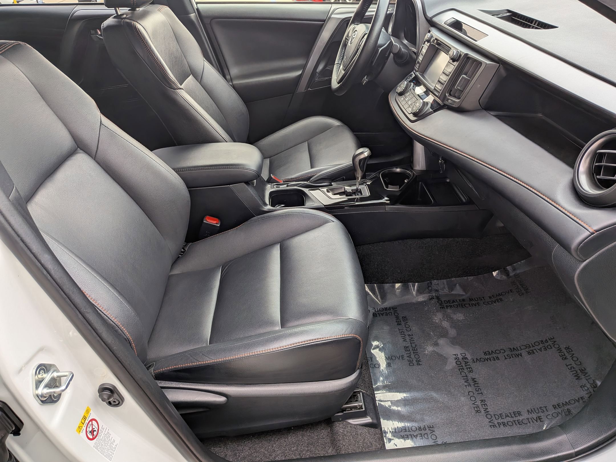 Used 2018 Toyota RAV4 SE w/ Power Extra Value Package image 30