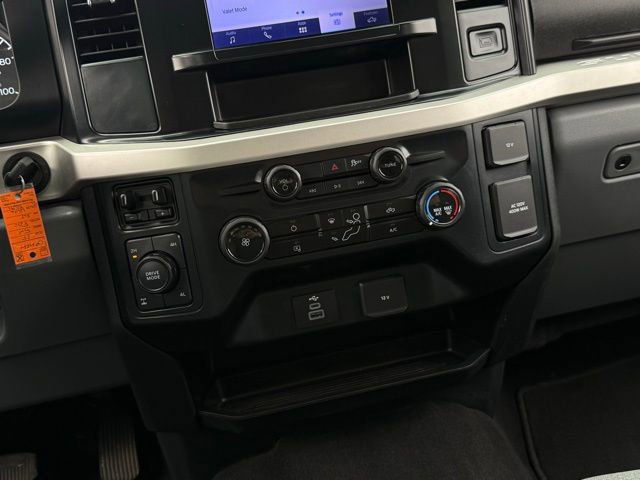 Used 2025 Ford F250 XLT w/ FX4 Off-Road Package AWD/4WD image 24
