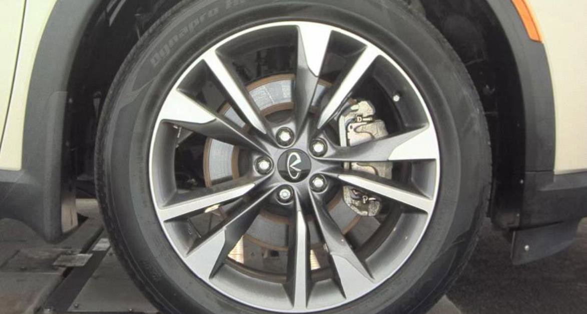 Certified 2023 INFINITI QX60 Luxe w/ Performance Audio Package AWD/4WD image 10