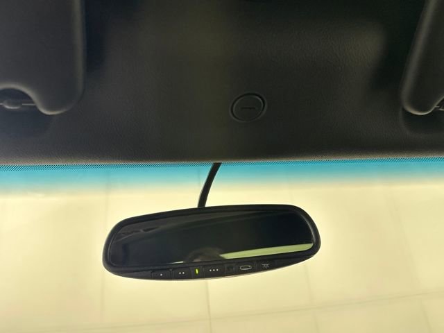 Used 2005 Chevrolet SSR w/ Preferred Equipment Group image 30