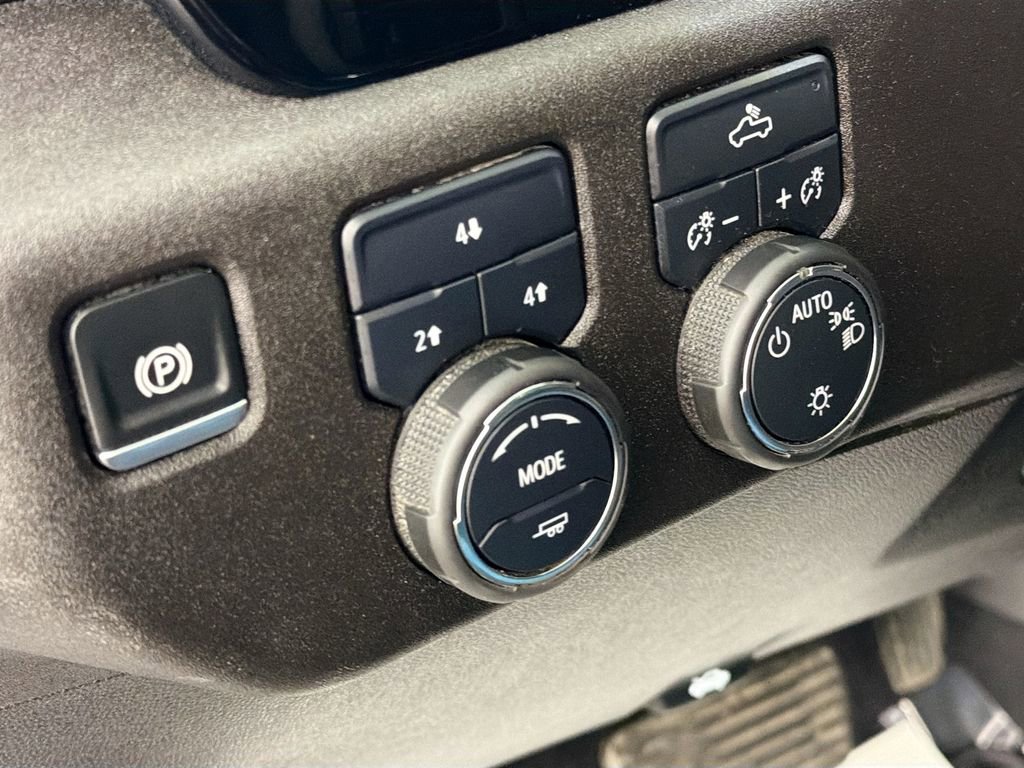 Used 2024 Chevrolet Silverado 2500 LT image 10