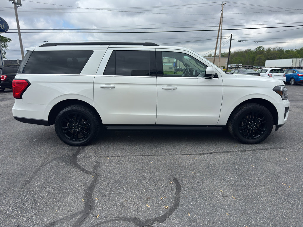 Used 2024 Ford Expedition Max XLT AWD/4WD image 2
