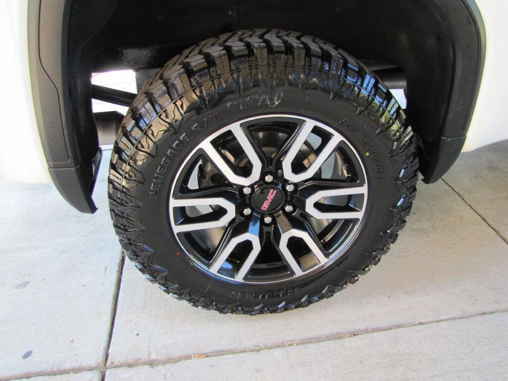 Used 2023 GMC Sierra 1500 AT4 w/ Technology Package AWD/4WD image 29