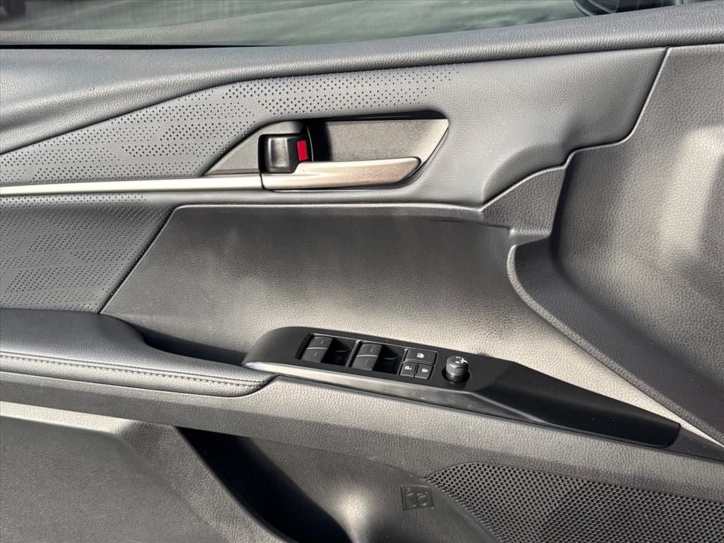 Used 2025 Toyota Camry XSE FWD image 19