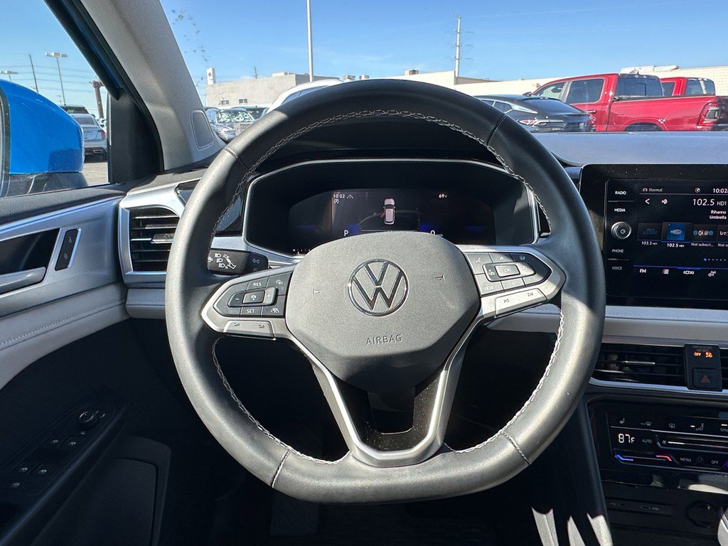 Used 2025 Volkswagen Taos SE image 13