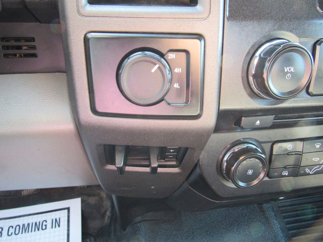 Used 2017 Ford F550 4x4 Regular Cab Super Duty image 32