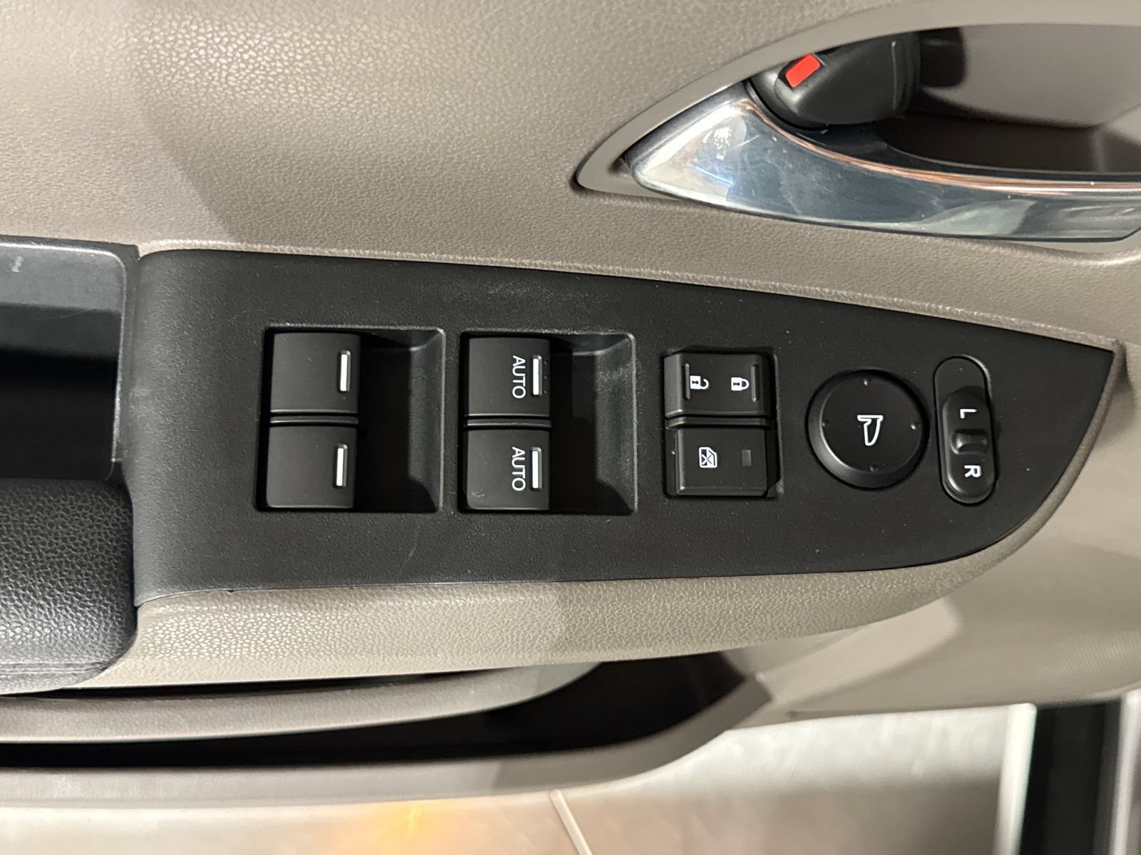 Used 2016 Honda Odyssey EX-L image 12