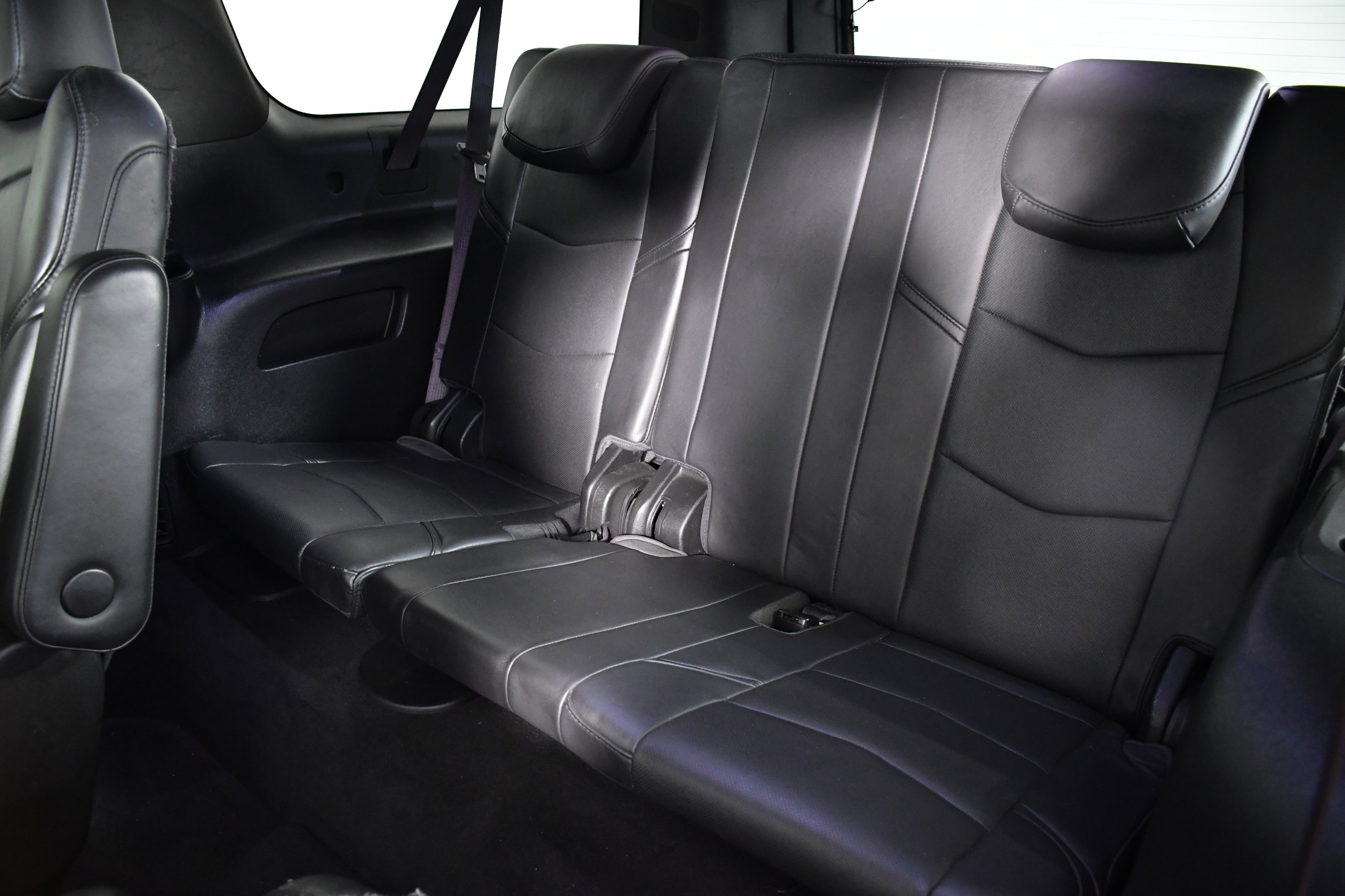 Used 2017 Cadillac Escalade ESV Platinum image 25