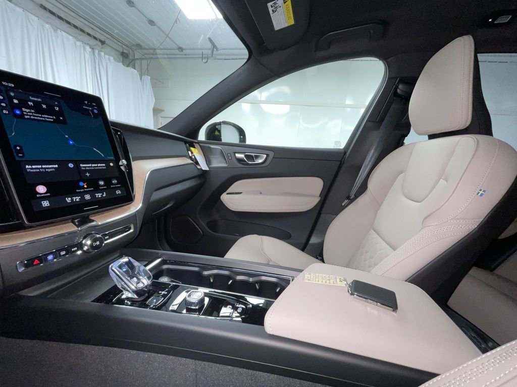 New 2026 Volvo XC60 B5 Plus w/ Protection Package Premier image 21