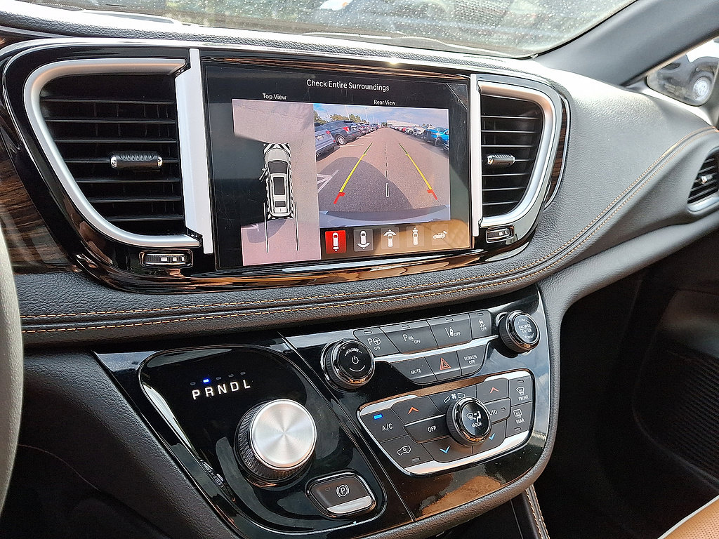 Certified 2023 Chrysler Pacifica Pinnacle FWD image 7