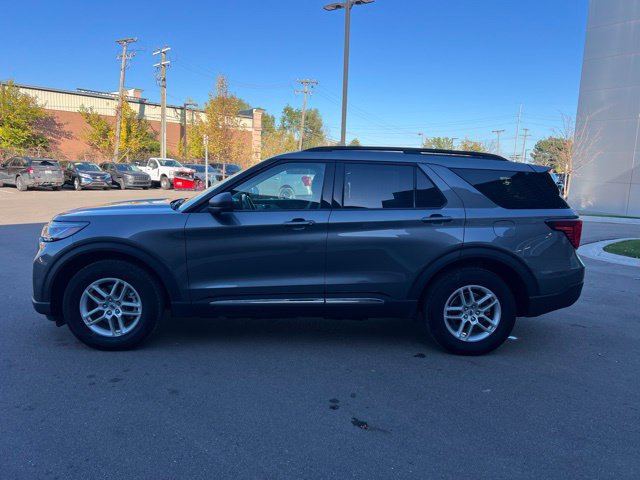 Used 2025 Ford Explorer Active AWD/4WD image 8