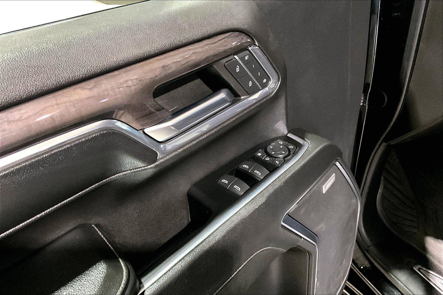 Used 2024 Chevrolet Silverado 2500 LTZ w/ LTZ Convenience Package image 37