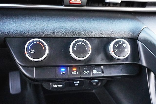 Used 2021 Hyundai Elantra SE w/ Cargo Package image 26