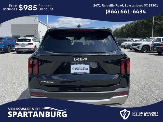 Used 2024 Kia Sorento S image 5