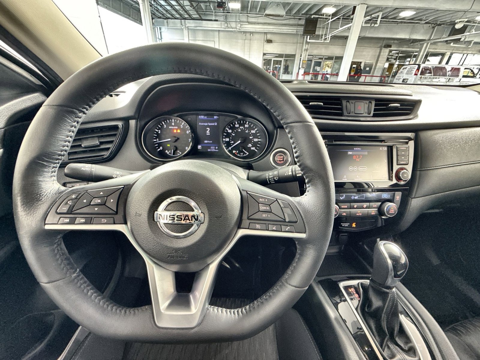 Used 2018 Nissan Rogue SV image 16