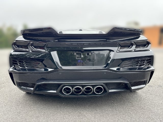 Used 2024 Chevrolet Corvette Z06 RWD image 7