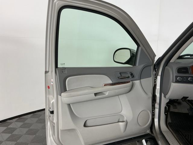 Used 2007 GMC Sierra 1500 SLT w/ Z71 Off-Road Package AWD/4WD image 10
