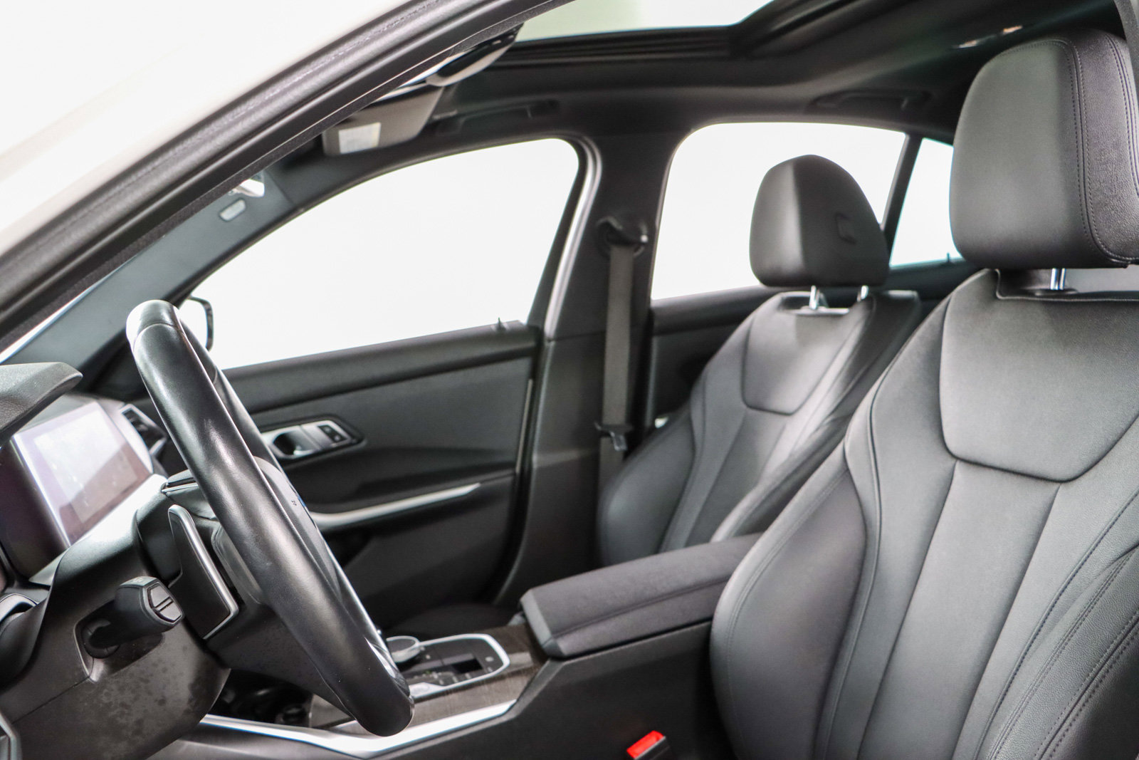 Used 2021 BMW 330i xDrive Sedan w/ Premium Package image 24