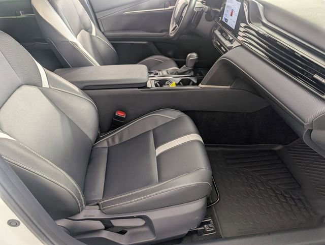 Used 2025 Toyota Camry SE w/ Convenience Package FWD image 30