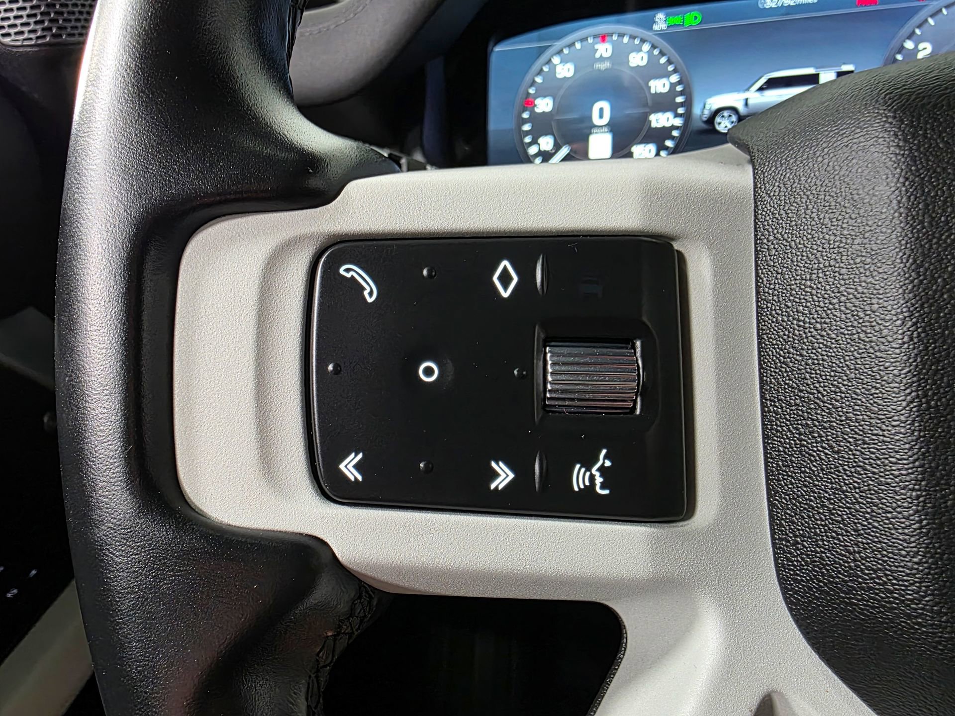 Used 2022 Land Rover Defender 110 X-Dynamic SE AWD/4WD image 45