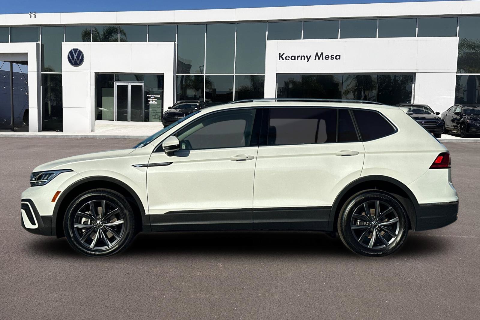 Used 2023 Volkswagen Tiguan SE FWD image 7
