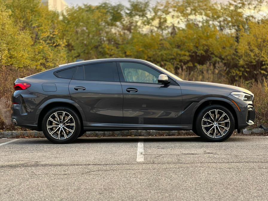 Used 2020 BMW X6 M50i w/ Premium Package image 9