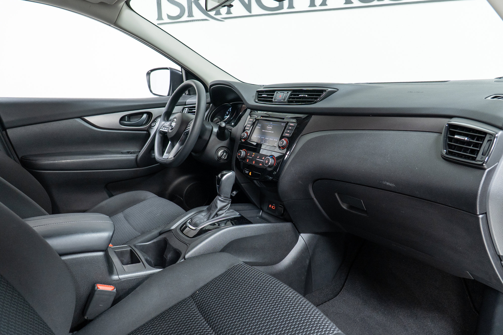 Used 2020 Nissan Rogue Sport S image 21