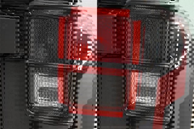 Used 2017 Jeep Wrangler Unlimited Sahara image 12