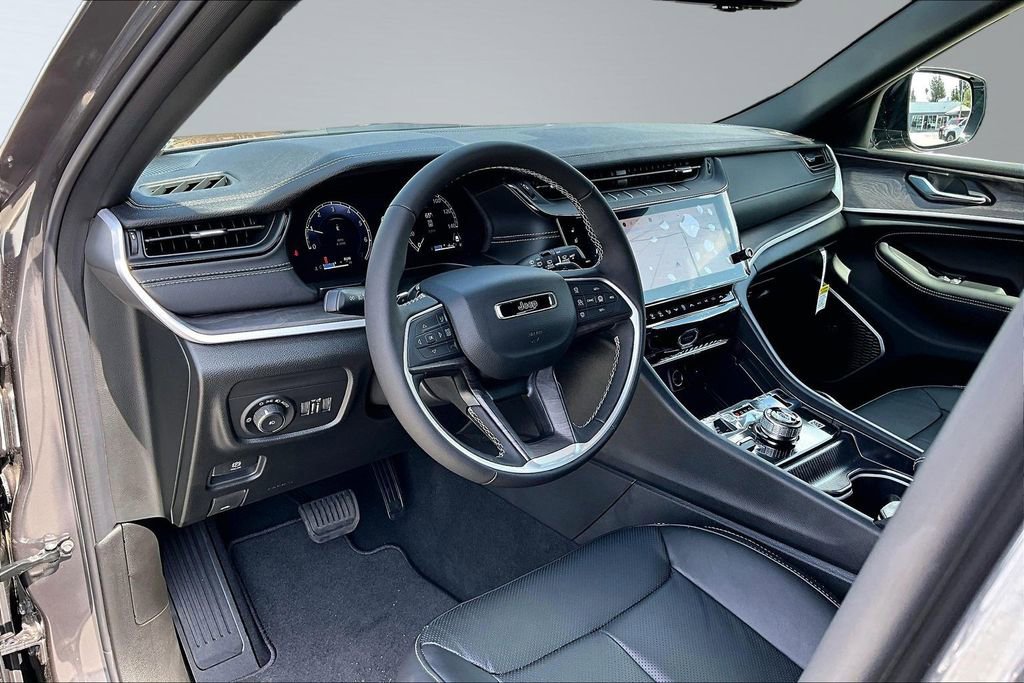 New 2026 Jeep Grand Cherokee L Limited AWD/4WD image 4