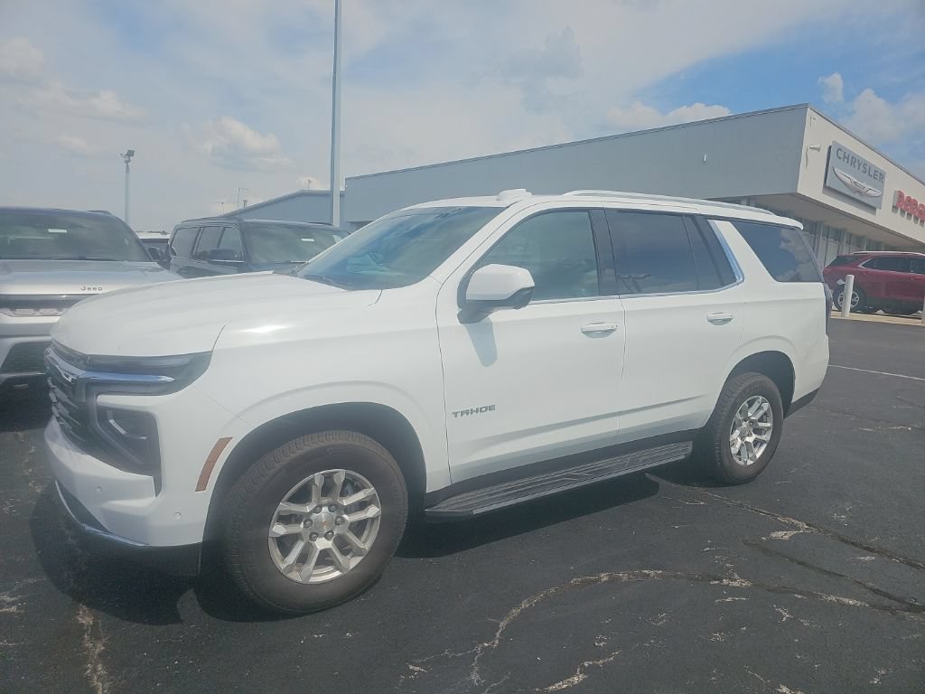 Used 2026 Chevrolet Tahoe LS AWD/4WD image 2