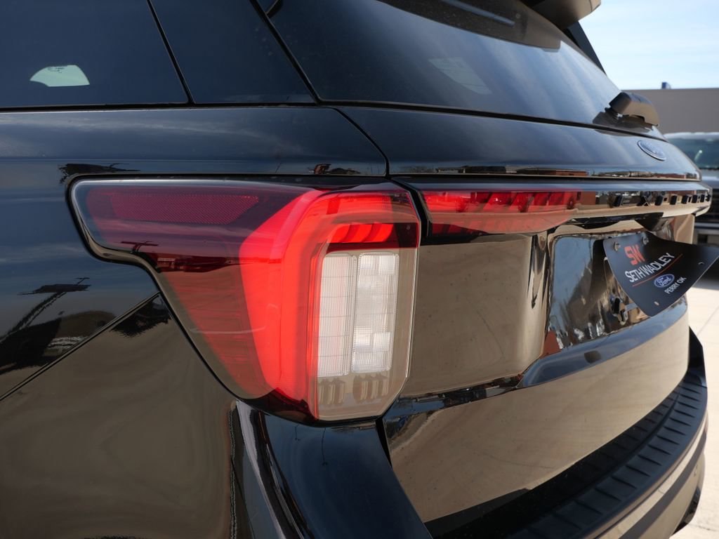 New 2026 Ford Explorer ST-Line w/ Premium Package image 9