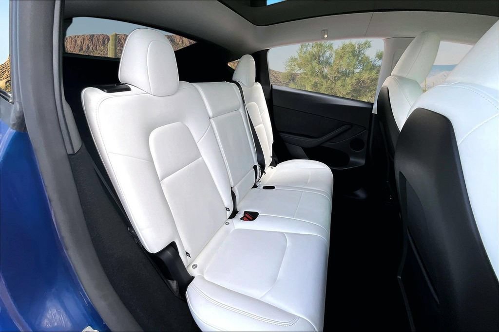 Used 2025 Tesla Model Y Long Range RWD image 27