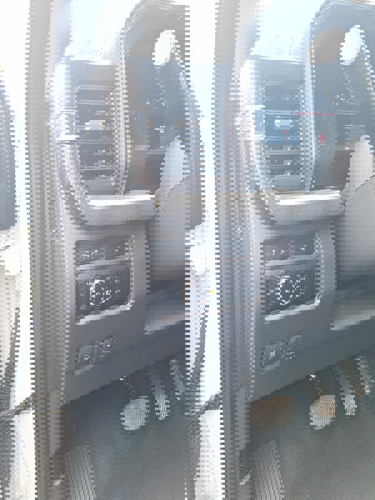 Used 2023 Ford F250 Lariat w/ Lariat Ultimate Package image 11